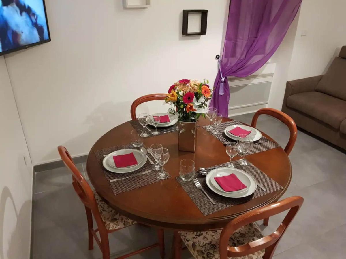 Chez Nous -Parking Gratuit Et Wifi A Vierzon Apartman Kültér fotó