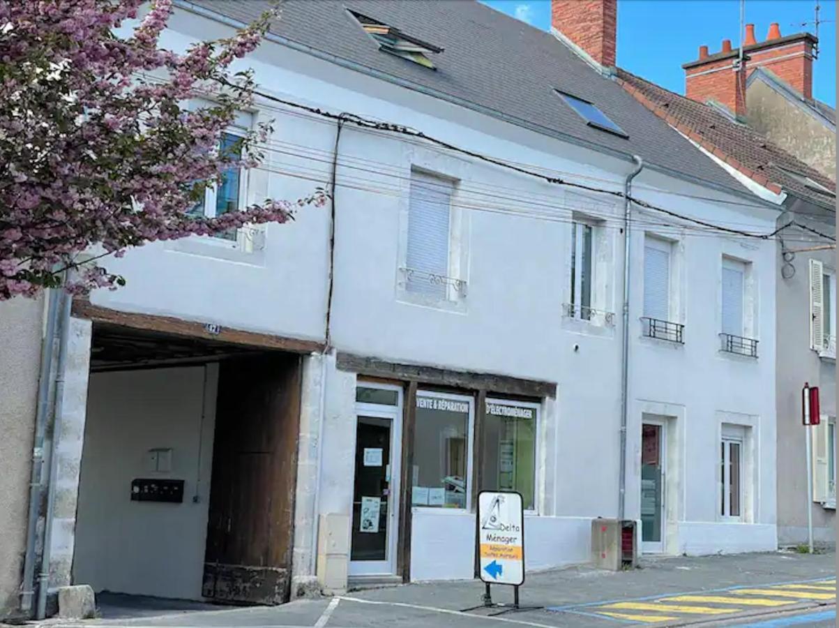 Chez Nous -Parking Gratuit Et Wifi A Vierzon Apartman Kültér fotó