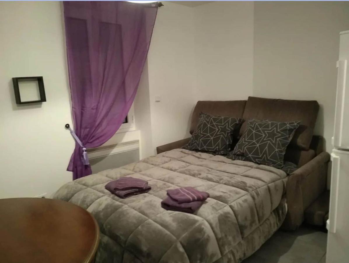 Chez Nous -Parking Gratuit Et Wifi A Vierzon Apartman Kültér fotó