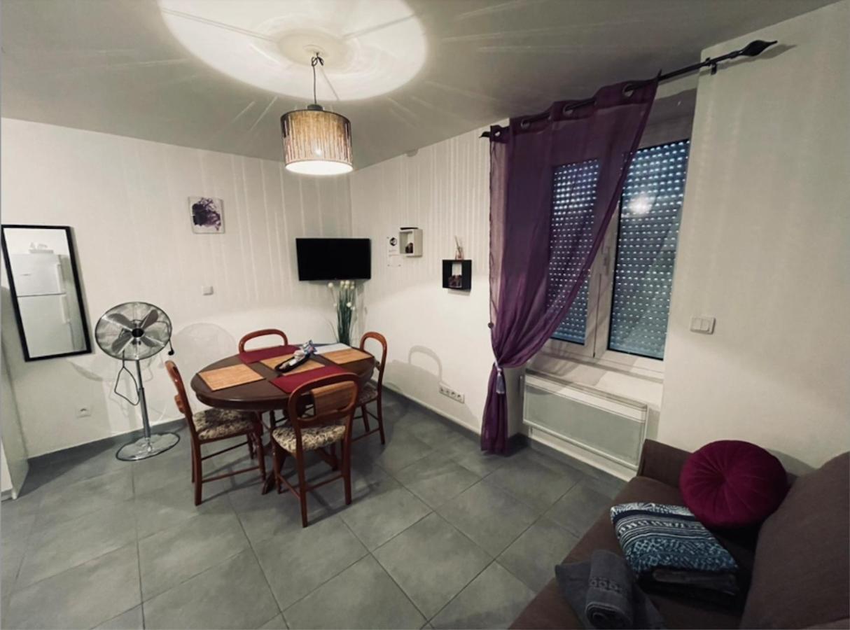 Chez Nous -Parking Gratuit Et Wifi A Vierzon Apartman Kültér fotó